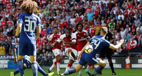 بالفيديو.. النني بطلاً.. أرسنال يتوج بالدرع الخيرية بالفوز على تشيلسي